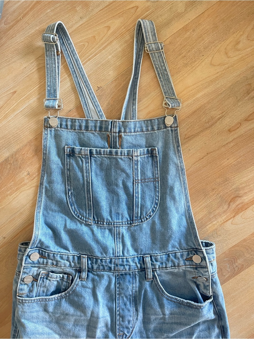 Risen Distressed Denim Overall Shorts Adj Strap Bib Front  Light Wash Size Large - Picture 6 of 16